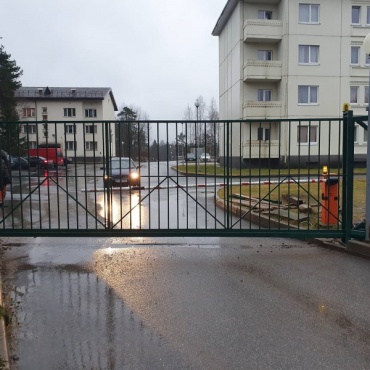 Алютех ворота откатные въездные 4750x2750